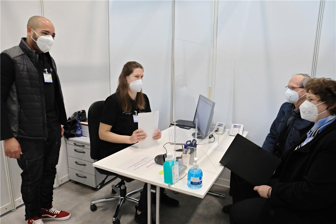 Registrierung im Kreisimpfzentrum in der Rundsporthalle. Foto: G. Habermann