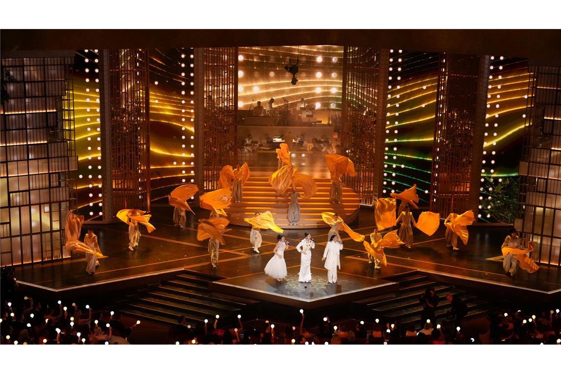 Rei Ami (l-r) EJAE und Audrey Nuna singen "Golden" aus "K-Pop Demon Hunters" bei der Oscars-Verleihung.