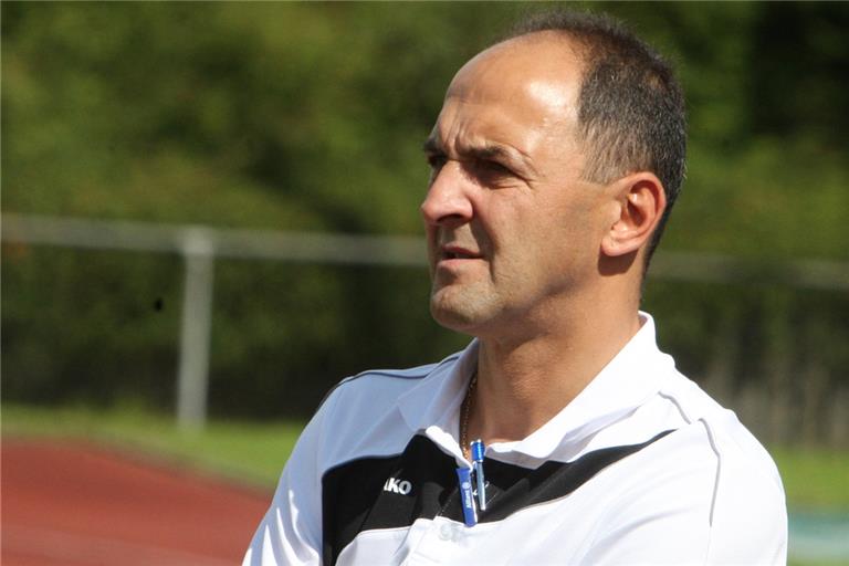 Reiner Ebert blickt nun deutlich zuversichtlicher in die Zukunft des FC Viktoria. Foto: B. Strohmaier