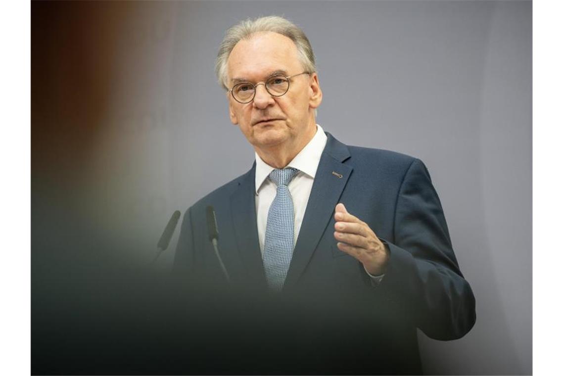 Reiner Haseloff, Ministerpräsident von Sachsen-Anhalt. Die erste Regierungsoption ist nach der Landtagswahl schon vom Tisch: Der Wahlsieger CDU hatte SPD, FDP und Grüne zu Sondierungsgesprächen eingeladen. Foto: Michael Kappeler/dpa