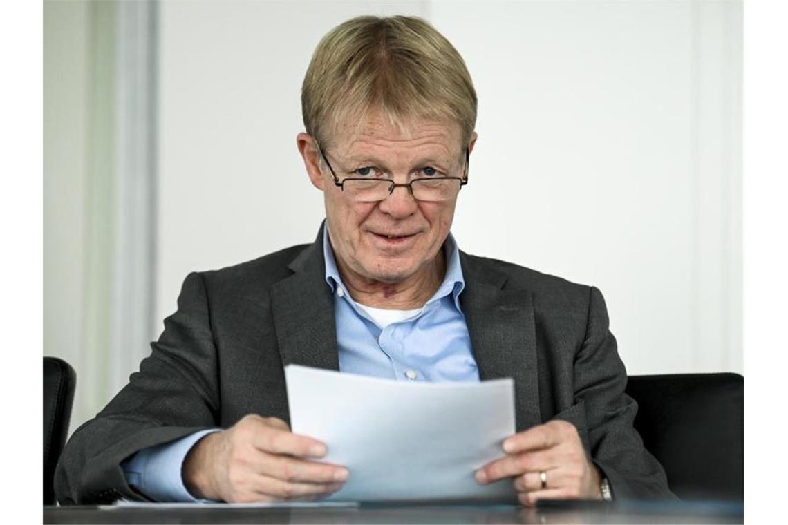 Reiner Hoffmann, Vorsitzender des Deutschen Gewerkschaftsbundes (DGB), aufgenommen bei einem dpa-Interview. Foto: Britta Pedersen/dpa-Zentralbild/dpa