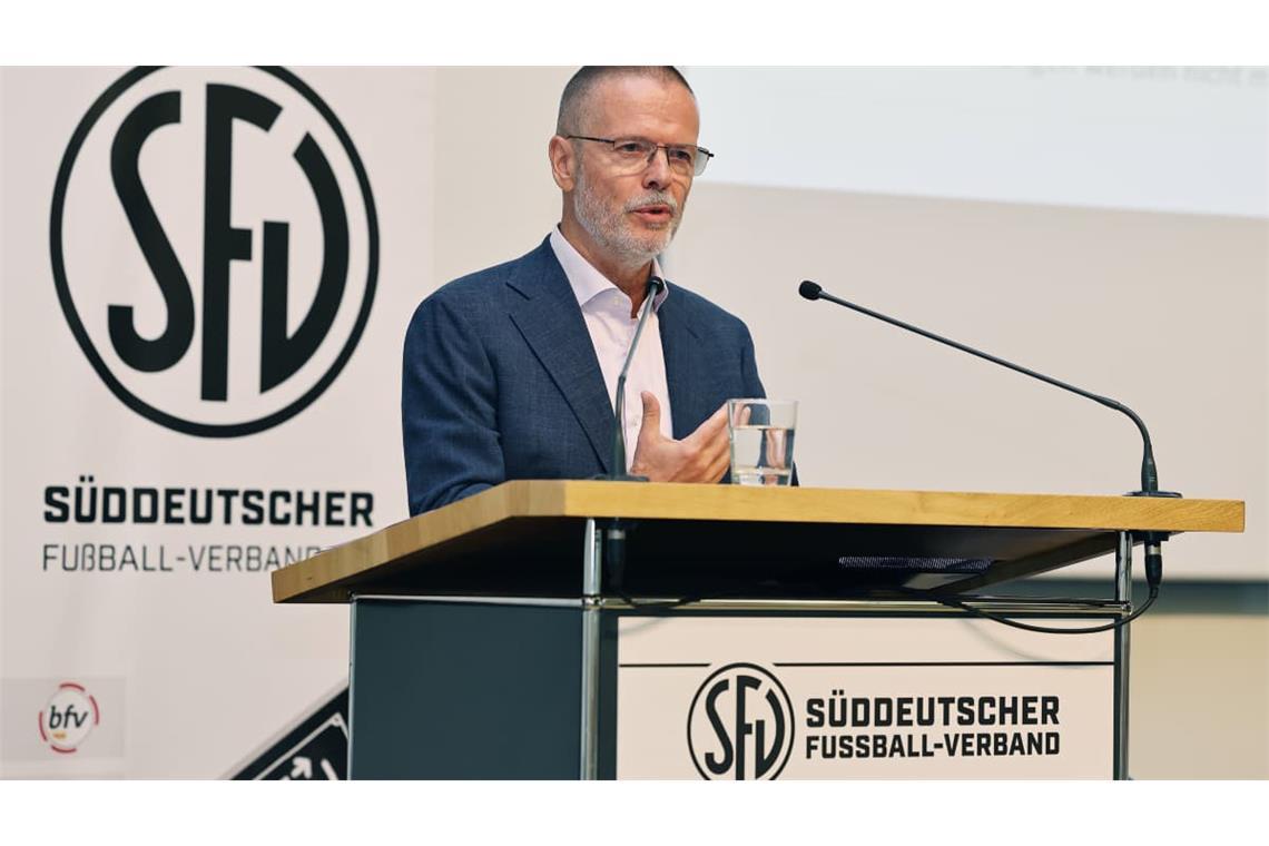Reinhold Brandt löst als SFV-Präsident Ronny Zimmermann ab.