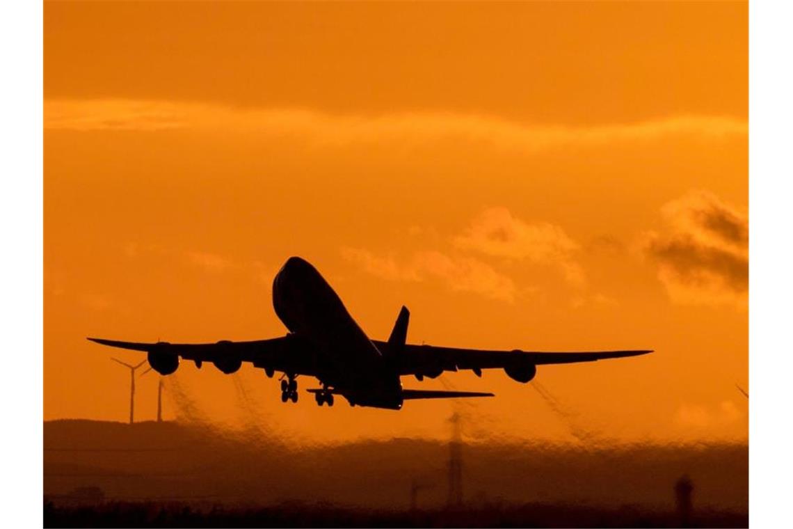 Reisende aus den USA können wieder in die Europäische Union fliegen - umgekehrt geht das nur bedingt. Foto: Boris Roessler/dpa