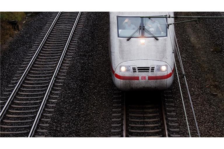 Reisende müssen mit Problemen auf der Strecke Hannover-Berlin rechnen. (Symbolbild)