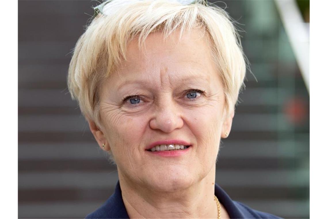 Künast-Klage scheitert: „Stück Scheiße“ keine Beleidigung Renate Künast ist vor Gericht mit dem Versuch gescheitert, gegen wüste Beschimpfungen auf Facebook gegen sie vorzugehen. Foto: Soeren Stache