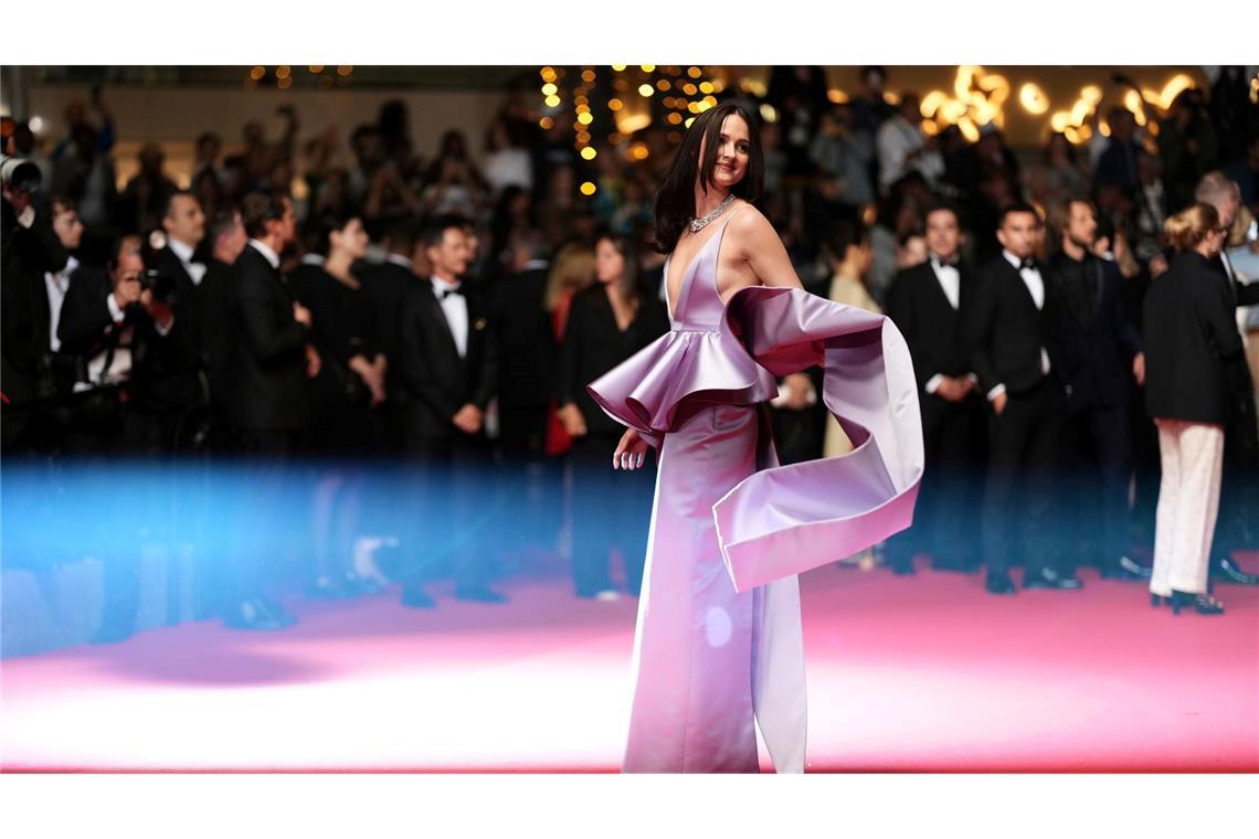 Bilder des Tages Renate Reinsve posiert für Fotografen beim Verlassen der Premiere des Films "Sentimental Value" bei den 78. Internationalen Filmfestspielen in Cannes.