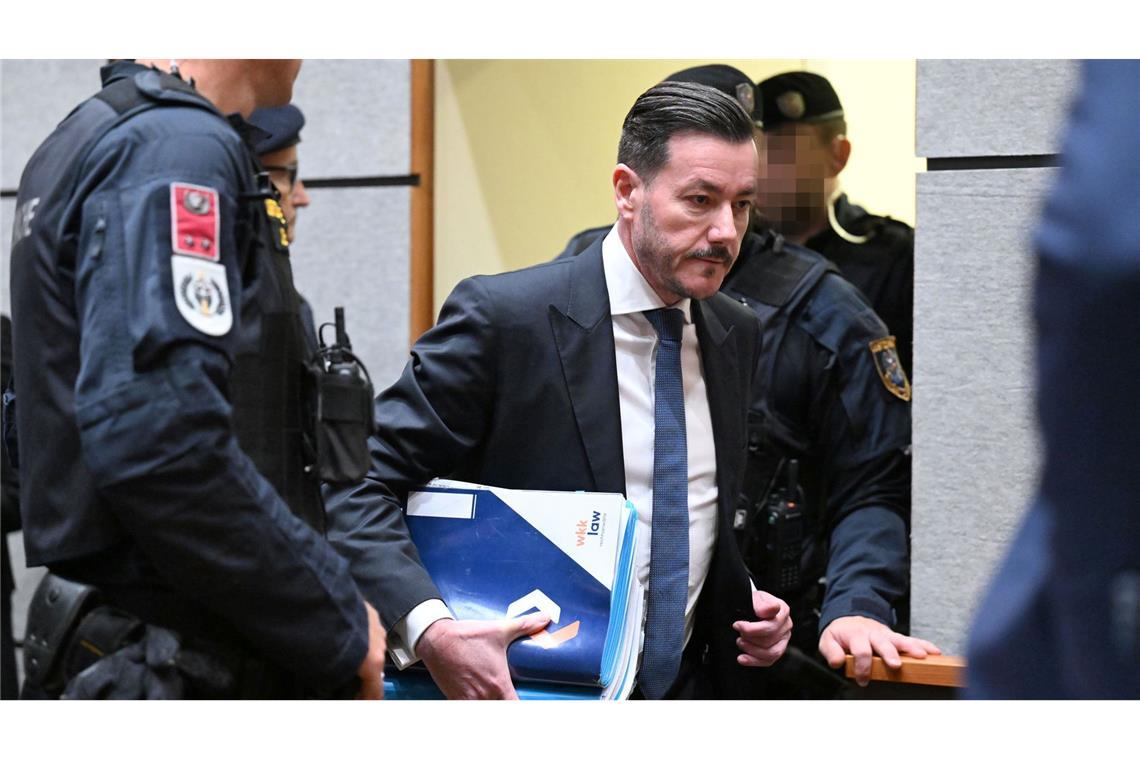 Benko-Prozess: Richter beraten Urteil René Benko verfolgte den zweiten Prozesstag mit großer Aufmerksamkeit
