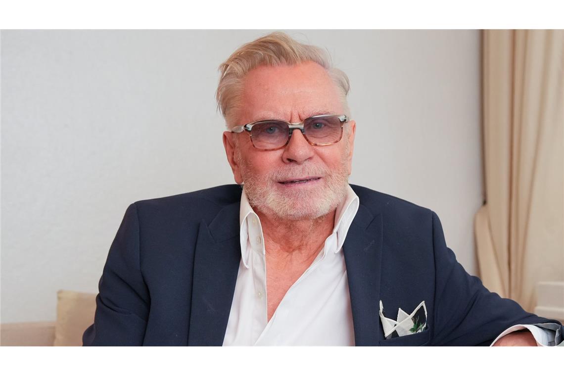 René Koch malt jetzt Bilder mit Lippenstiften René Koch feiert am 22. September seinen 80. Geburtstag.