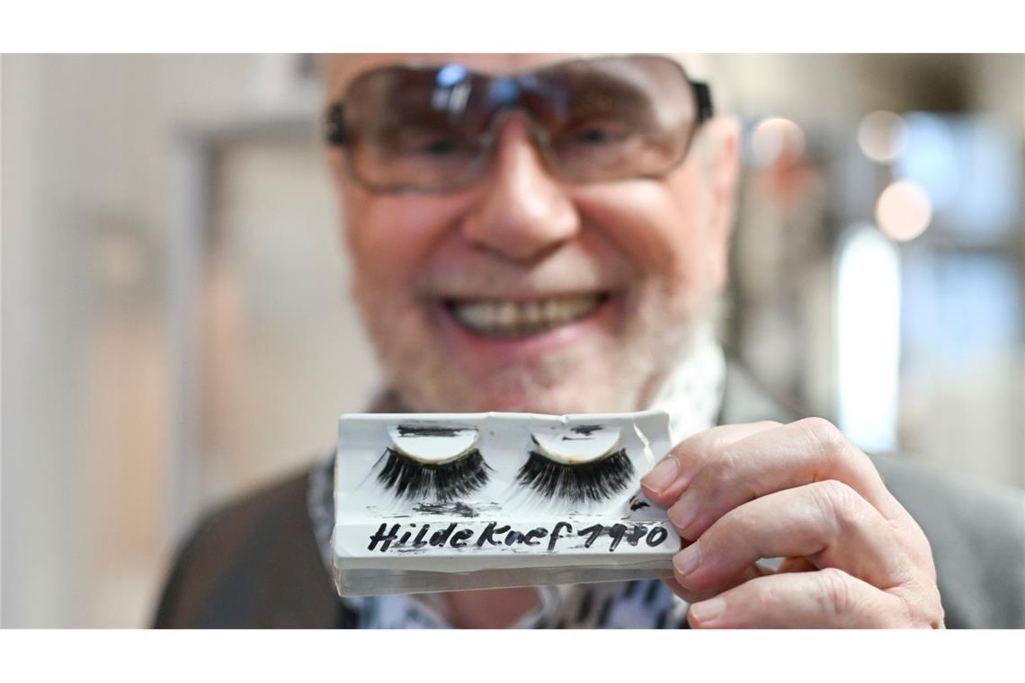 René Koch hält Erinnerungsstücke an Knef in Ehren.