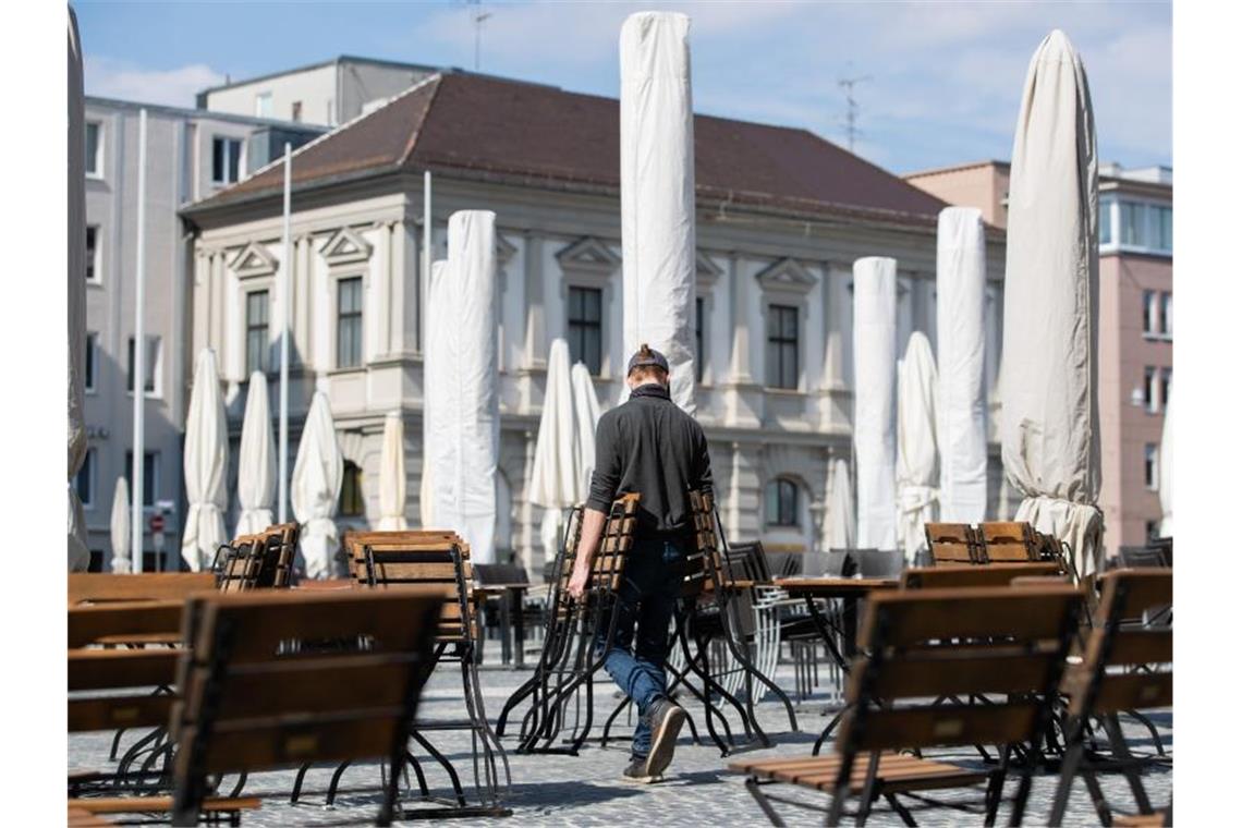 Gastgewerbe warnt vor Kollaps Resuarant in Augsburg. Der zweite Lockdown droht und Gastwirte machen sich Sorgen um ihre wirthschaftliche Existenz. Foto: Tom Weller/dpa