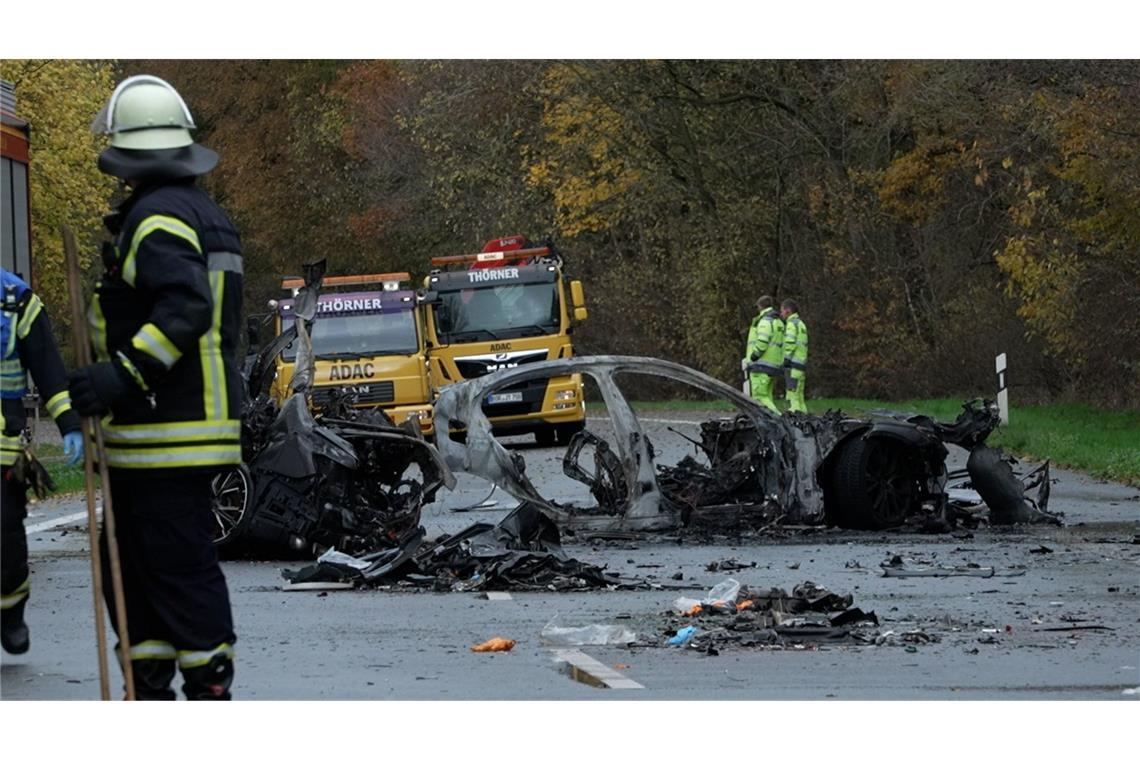 Unfall mit sechs Toten: Ursache weiter unklar