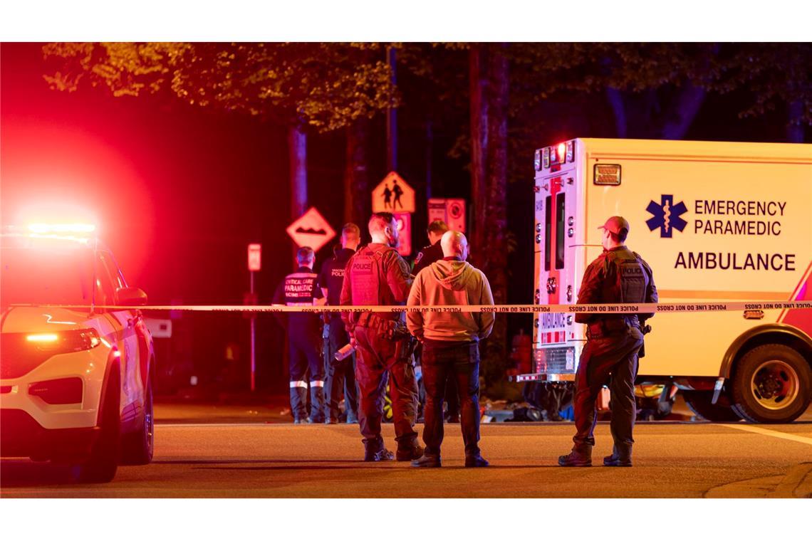 Nach Fahrt in Menschenmenge: Mord-Anklage gegen 30-Jährigen Rettungskräfte waren im Einsatz.