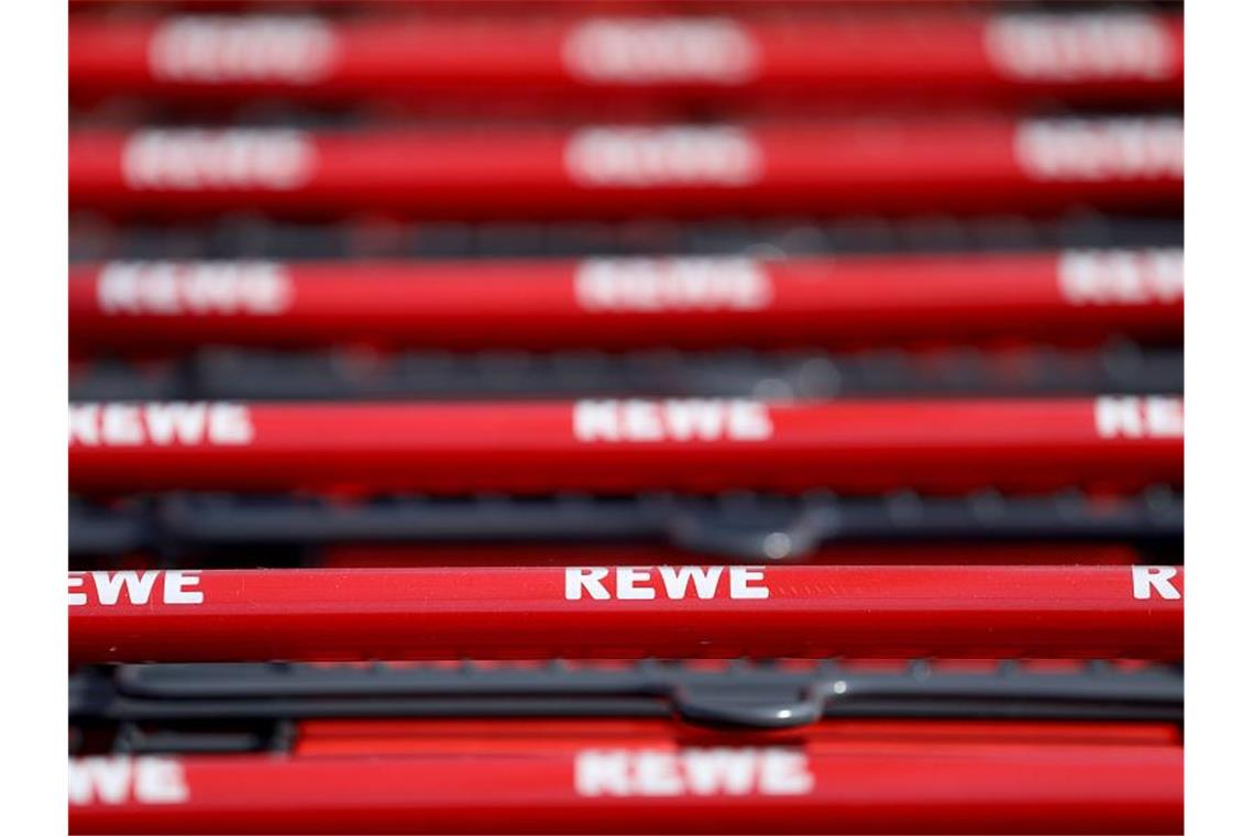 Pestizidrückstände: Weintrauben-Rückruf bei Rewe Rewe hat Weintrauben wegen einer erhöhten Belastung mit Pestizidrückständen zurückgerufen. Foto: Oliver Berg/dpa