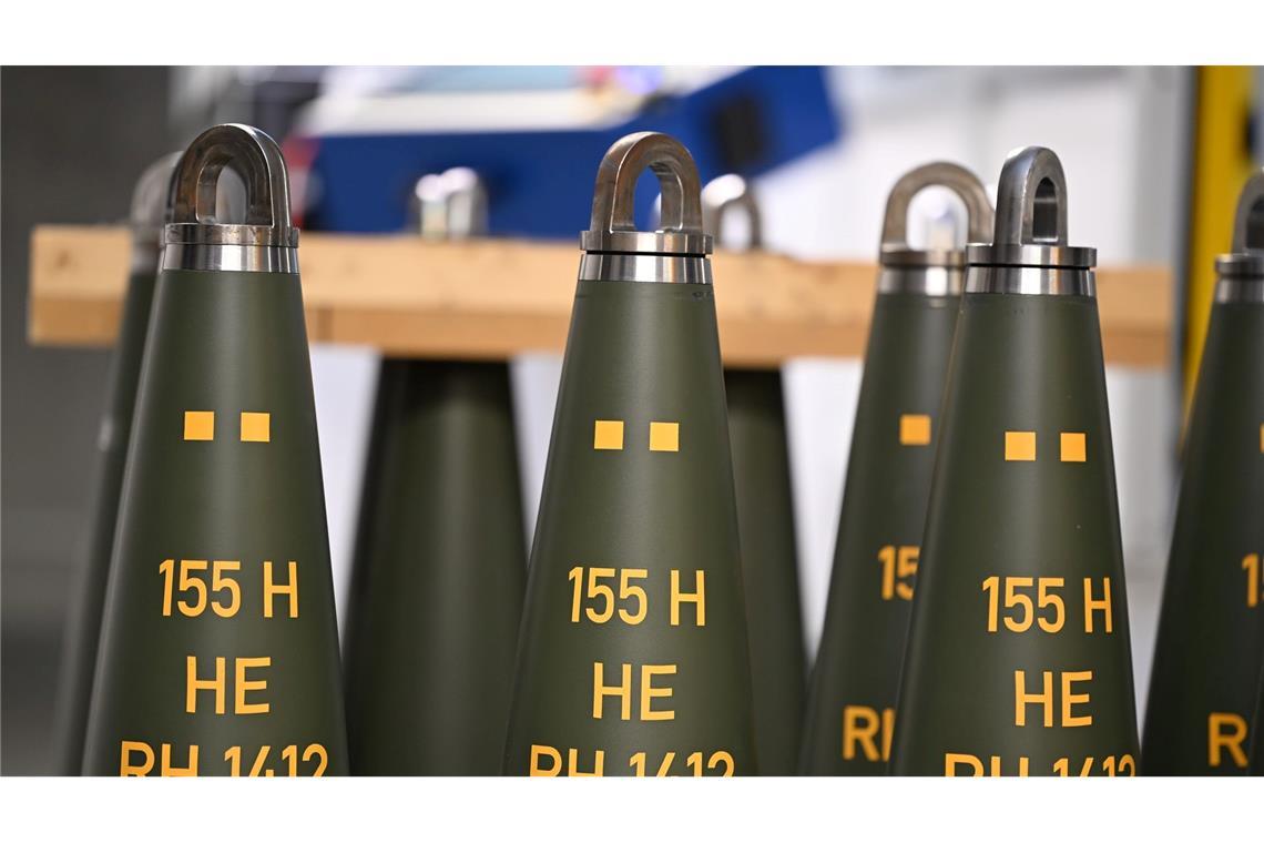 Rheinmetall stellt unter anderem Artilleriemunition vom Kaliber 155 mm her. (Archivbild)