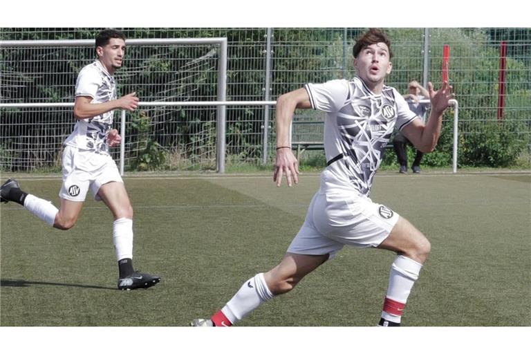Rick Hachenbruch (rechts) erzielte den 2:1-Führungstreffer für den ASV Botnang.