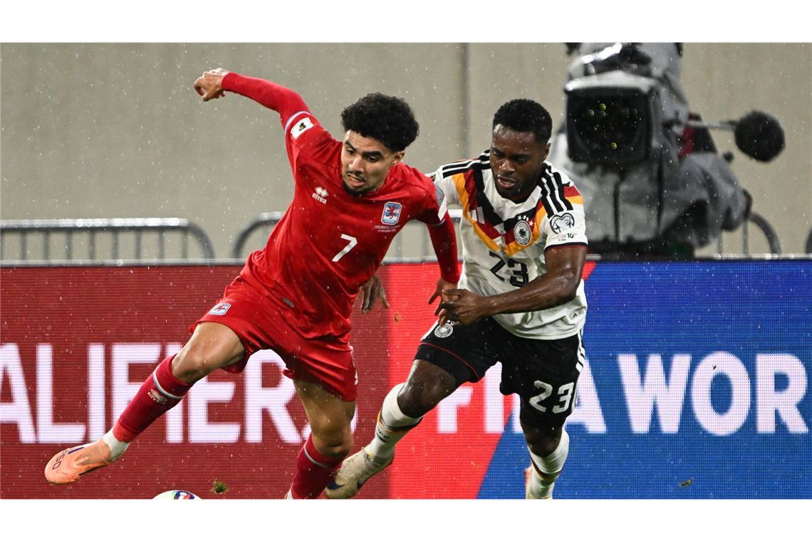 Ridle Baku (Note 4): Der Leipziger rückte anstelle des verletzten Kapitäns Joshua Kimmich als Rechtsverteidiger in die deutsche Startelf. Baku machte seine Sache zumindest nicht so schlecht wie einige seiner Nebenmänner in der Defensive – aber noch lange nicht gut. Nach vorne zunächst mutlos und unwirksam, nach hinten kein Sicherheitsfaktor. Dann aber mit einer tollen Vorlage auf Nick Woltemade, den Torschützen zum 2:0.