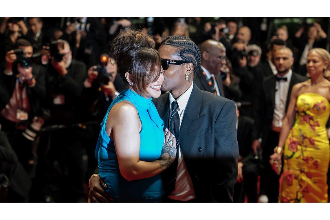 Bilder des Tages Rihanna und A$AP Rocky verlassen die Premiere des Films "Highest 2 Lowest" bei den 78. internationalen Filmfestspielen in Cannes.