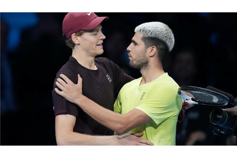 Rivalen auf dem Platz, Freunde im Leben: Jannik Sinner (l) und Carlos Alcaraz.