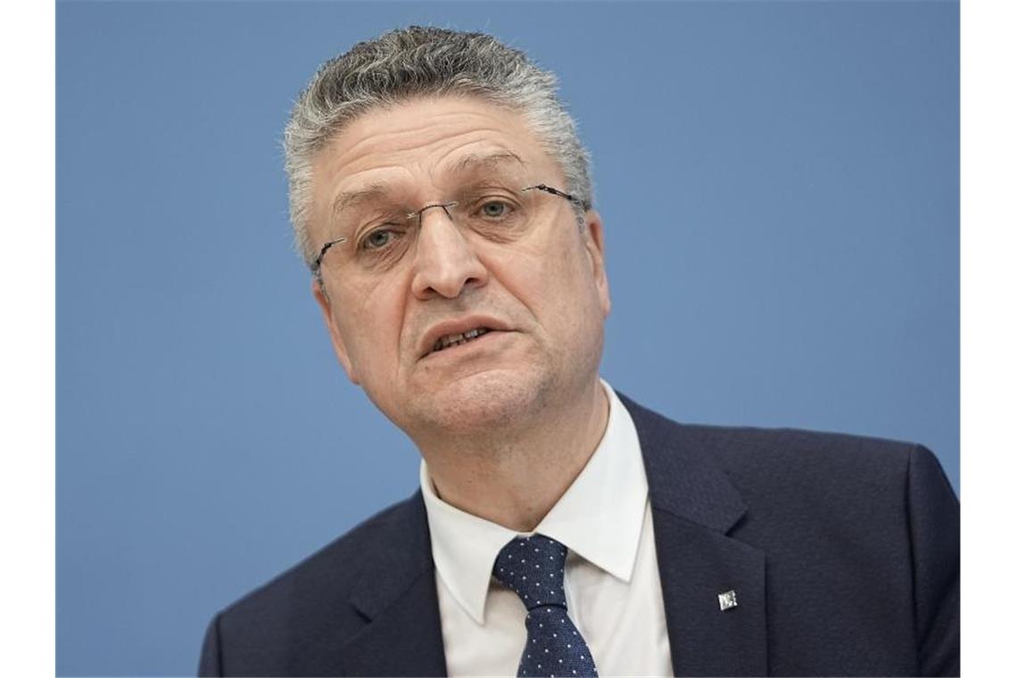 RKI: Jeder ohne Impfung bekommt Corona RKI-Präsident Lothar Wieler sieht nur in der Impfung einen dauerhaften Schutz vor Corona. Foto: Michael Kappeler/dpa