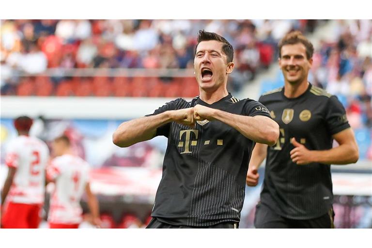 Robert Lewandowski (l) spielt künftig in den USA. (Archivbild)