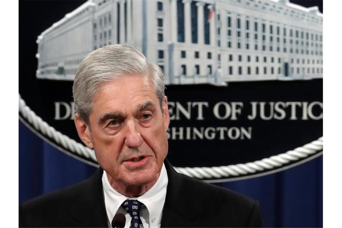 Aufgeladener Auftritt im US-Kongress: Mueller belastet Trump Robert Mueller spricht im Kongress über die Russland-Affäre. Foto: Carolyn Kaster/AP/Archiv