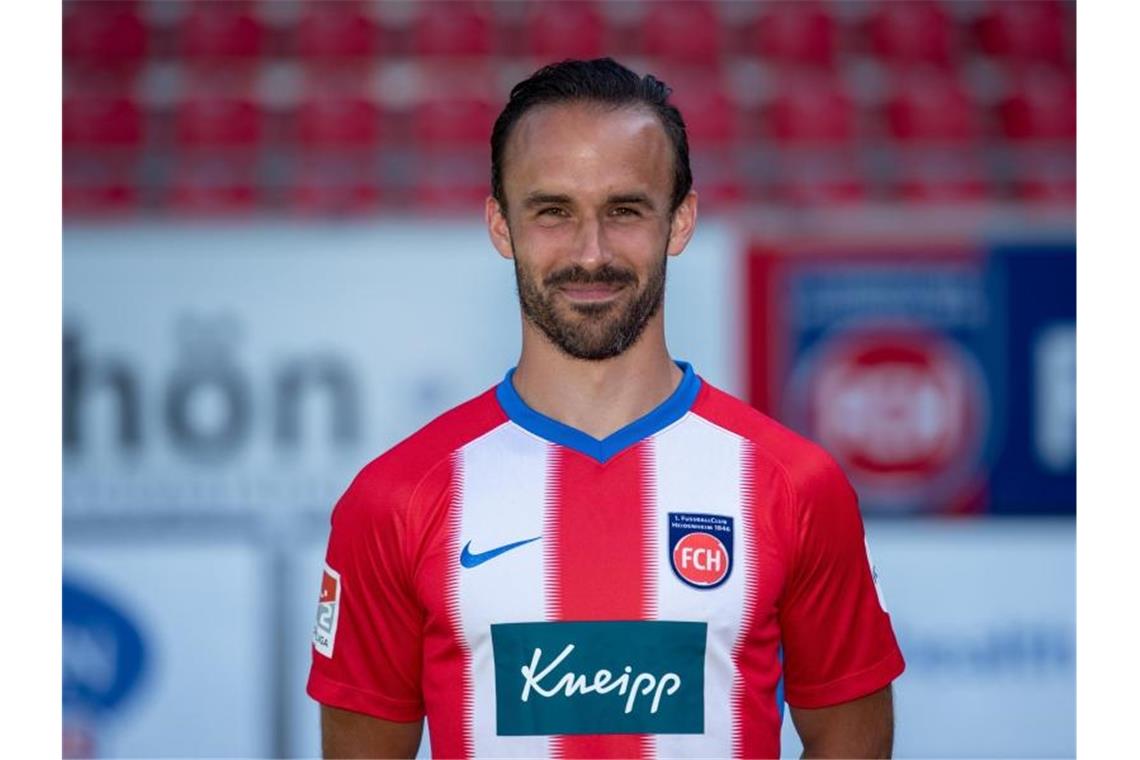 Heidenheim: Strauß beendet Karriere, wird Vorstandsassistent Robert Strauß schaut in die Kamera. Foto: Stefan Puchner/dpa/Archivbild