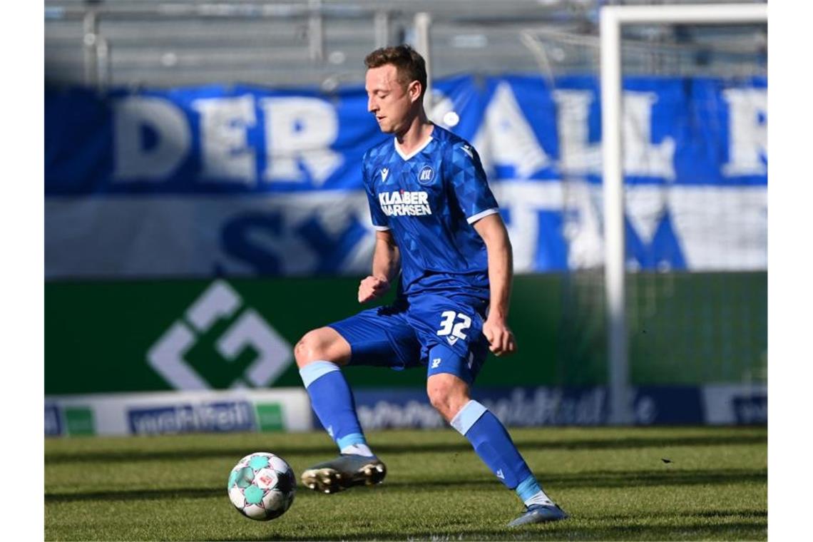 Bericht: Verteidiger Bormuth verlässt Karlsruher SC Robin Bormuth in Aktion. Foto: Uli Deck/dpa/Archivbild