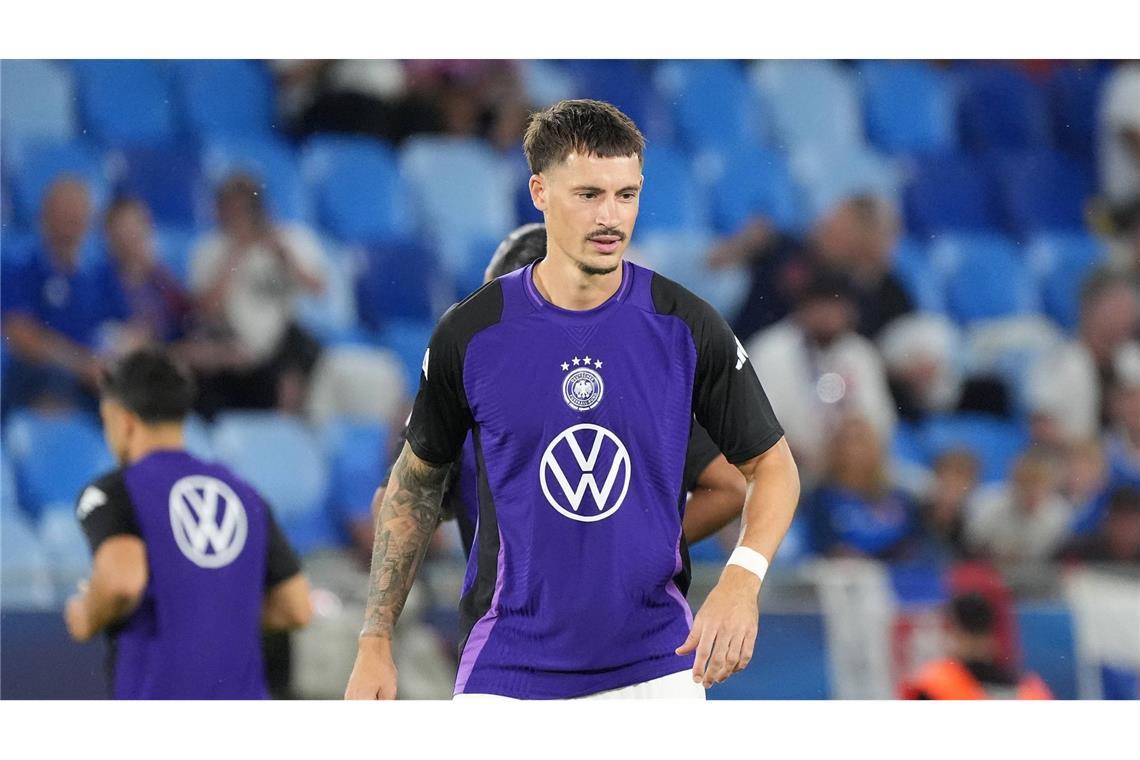 Jamie Leweling bringt neuen Schwung – die Noten für die DFB-Stars Robin Koch (Note 3,5): Der Dritte im Abwehrverbund. Mit solidem Auftritt. Robin Koch räumte dabei per Kopf einiges weg. Ein paar Fehlpässe unterliefen dem Frankfurter aber auch. Gerade nach dem zwischenzeitlichen Ausgleich.