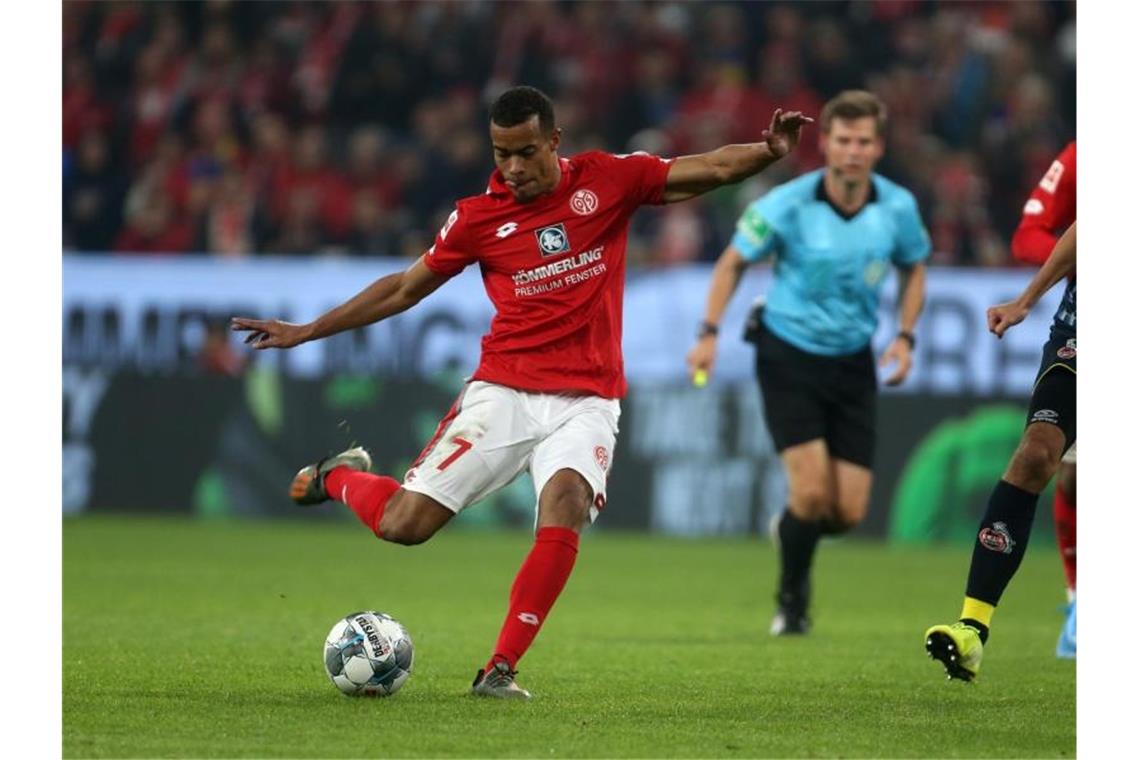 Robin Quaison brachte mit seinem Tor zum 2:1 Mainz auf die Siegerstraße. Foto: Thomas Frey/dpa