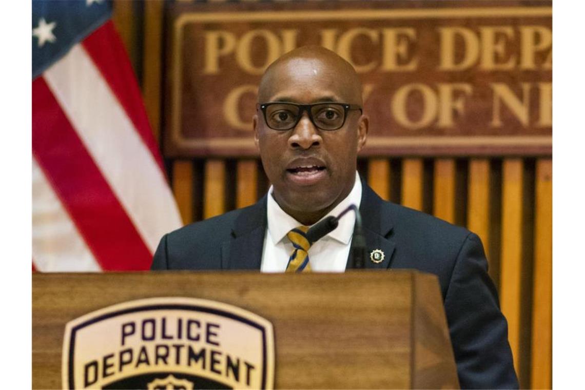 Rodney Harrison von der New Yorker Polizei spricht auf einer Pressekonferenz. Foto: Eduardo Munoz Alvarez/ AP/dpa