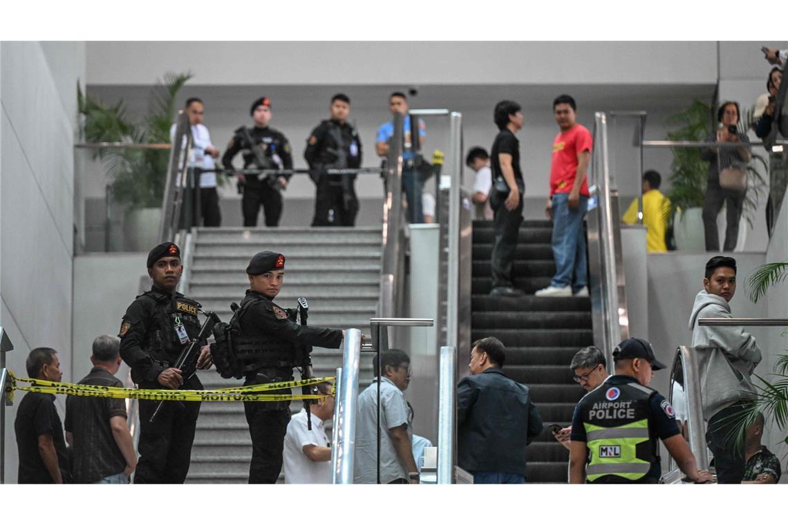 Philippinischer Ex-Präsident Duterte am Flughafen festgenommen Rodrigo Duterte wurde nach seiner Ankunft aus Hongkong am internationalen Flughafen der Hauptstadt Manila von der philippinischen Polizei festgenommen.