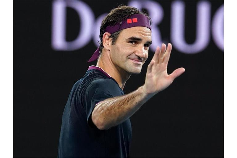 Roger Federer hat zum 18. Mal in Serie den ATP-Award als beliebtester Tennis-Profi erhalten. Foto: Dave Hunt/AAP/dpa