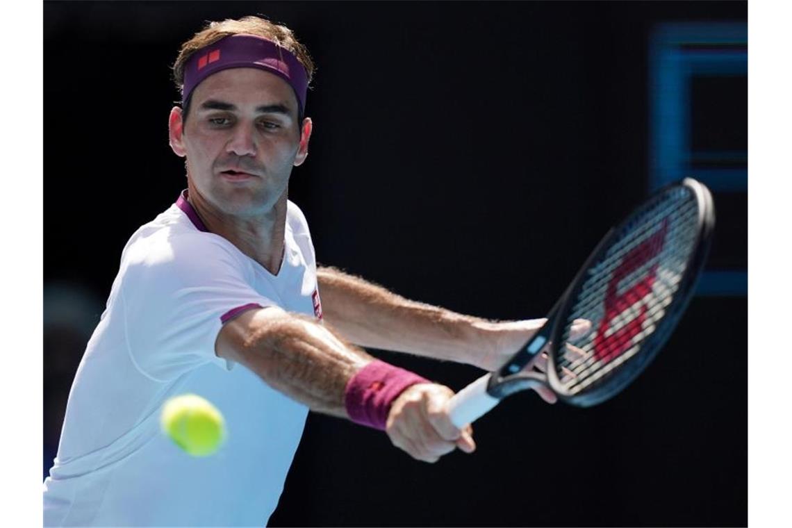 Roger Federer musste sich erneut am Knie operieren lassen. Foto: Michael Dodge/AAP/dpa