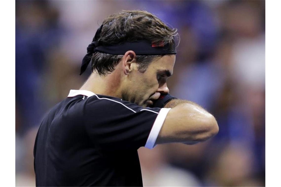 Roger Federer schied bei den US Open überraschend aus. Foto: Charles Krupa/AP