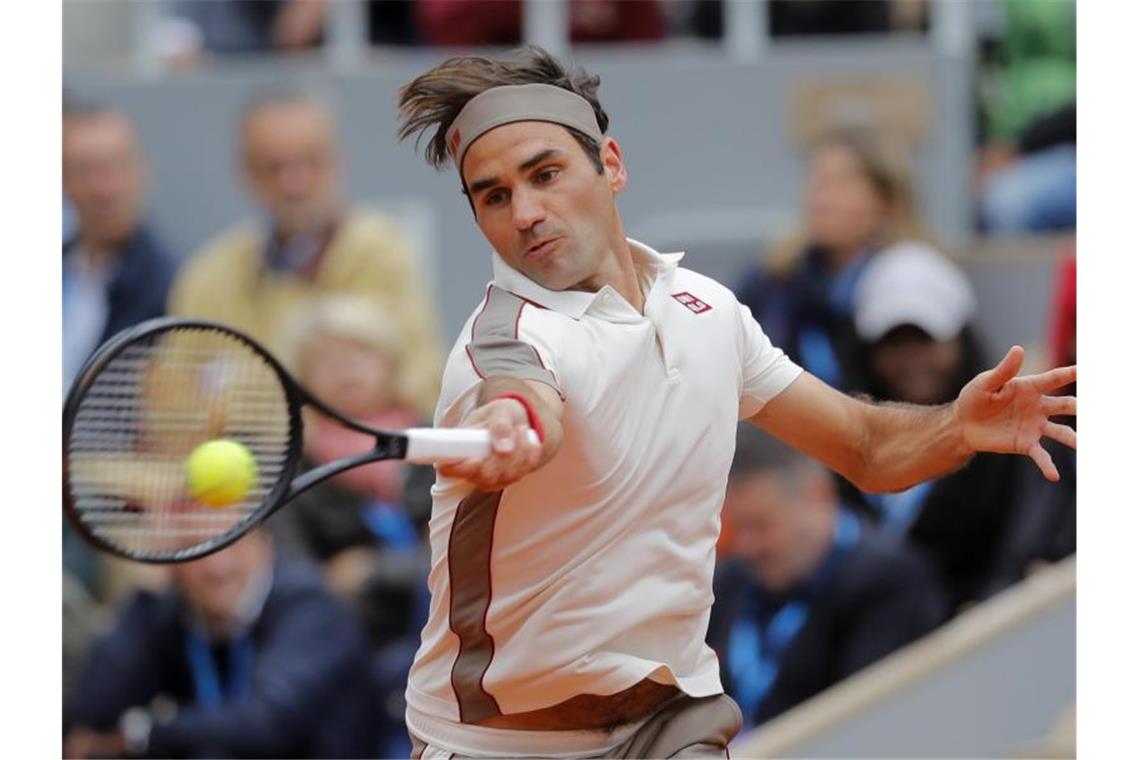 Tennis-Giganten: Nadal entzaubert Federer auf Pariser Sand Roger Federer unterlag Rafael Nadal in drei Sätzen. Foto: Michel Euler/AP