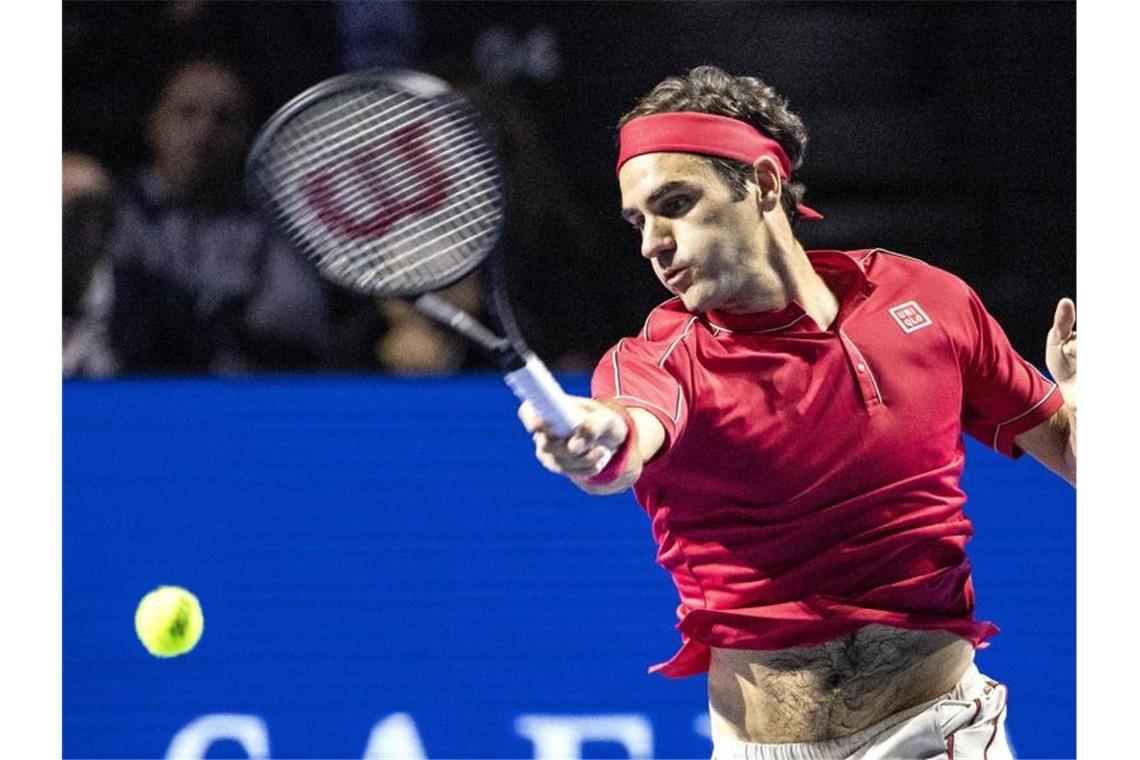 Roger Federer verzichtet aus familiären Gründen nun doch auf die Premiere des ATP-Cups. Foto: Alexandra Wey/KEYSTONE/dpa