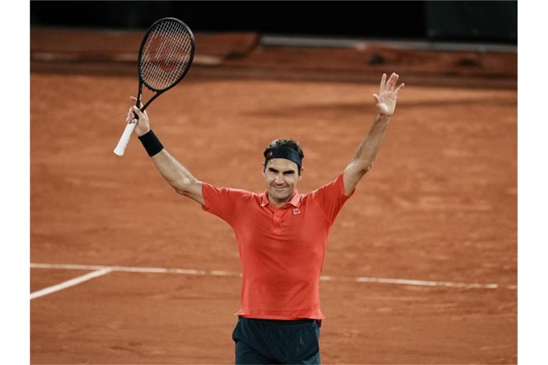 Roger Federer wird bei den French Open nicht zum Achtelfinale antreten. Foto: Thibault Camus/AP/dpa