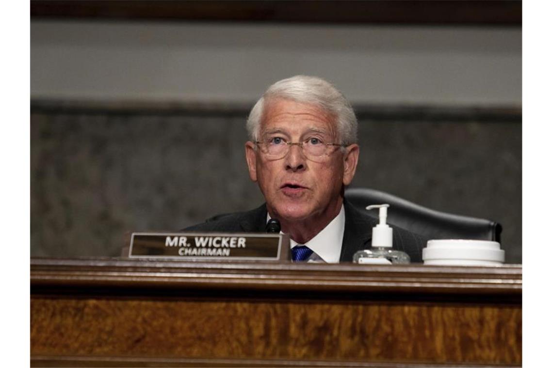 Roger Wicker, Senator des Bundesstaats Mississippi und Vorsitzender des Ausschusses für Handel, Wissenschaft und Verkehr, spricht bei der Senatsanhörung. Foto: Graeme Jennings/Pool Washington Examiner/AP/dpa