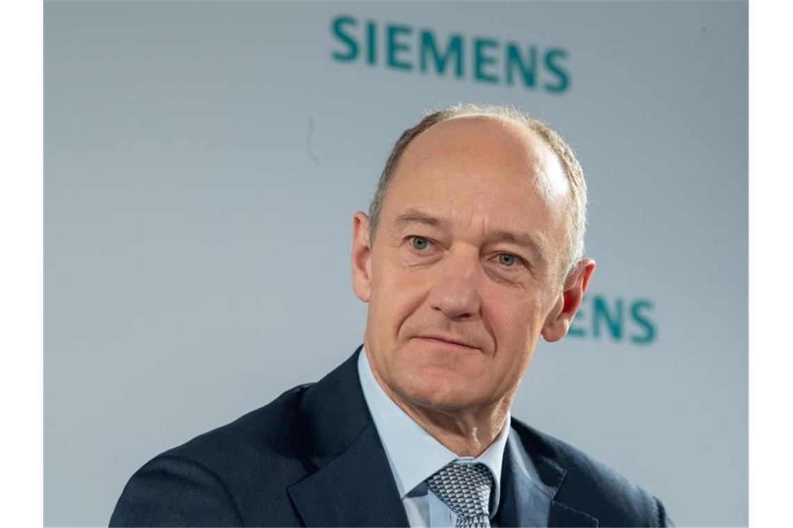 Busch übernimmt Siemens-Chefsessel von Kaeser im Februar Roland Busch wird neuer Vorstandschef des Industrie-Giganten Siemens. Foto: Peter Kneffel/dpa