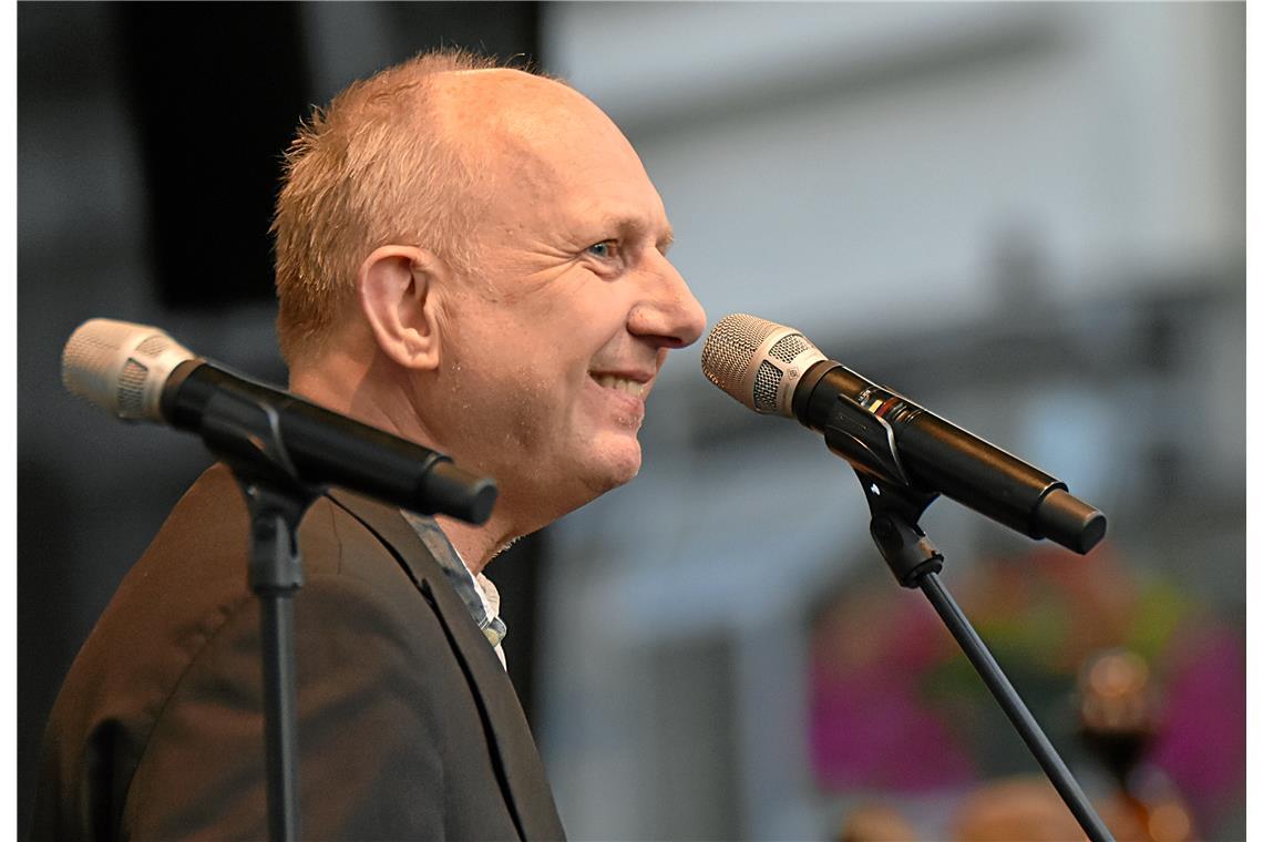 Roland Guggenbichler ist der Pianist der Band Mo Zulu Art. 