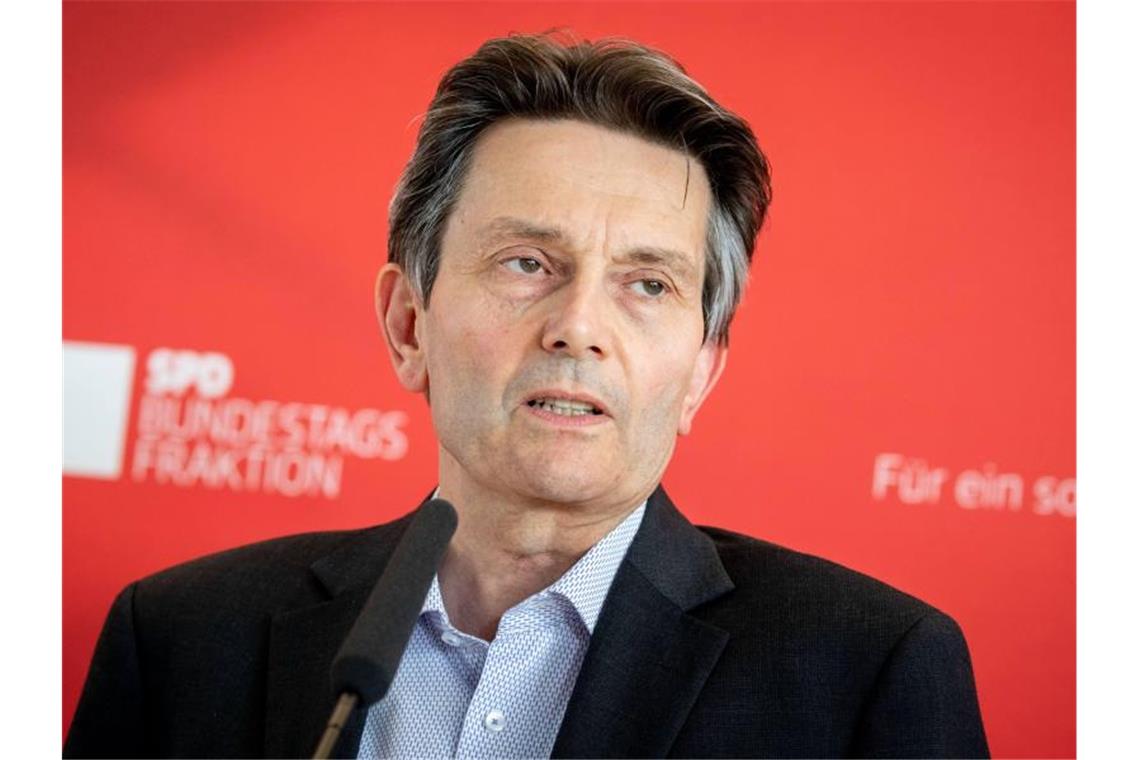 Rolf Mützenich bei einer Pressekonferenz Ende Juni in Berlin. Foto: Kay Nietfeld