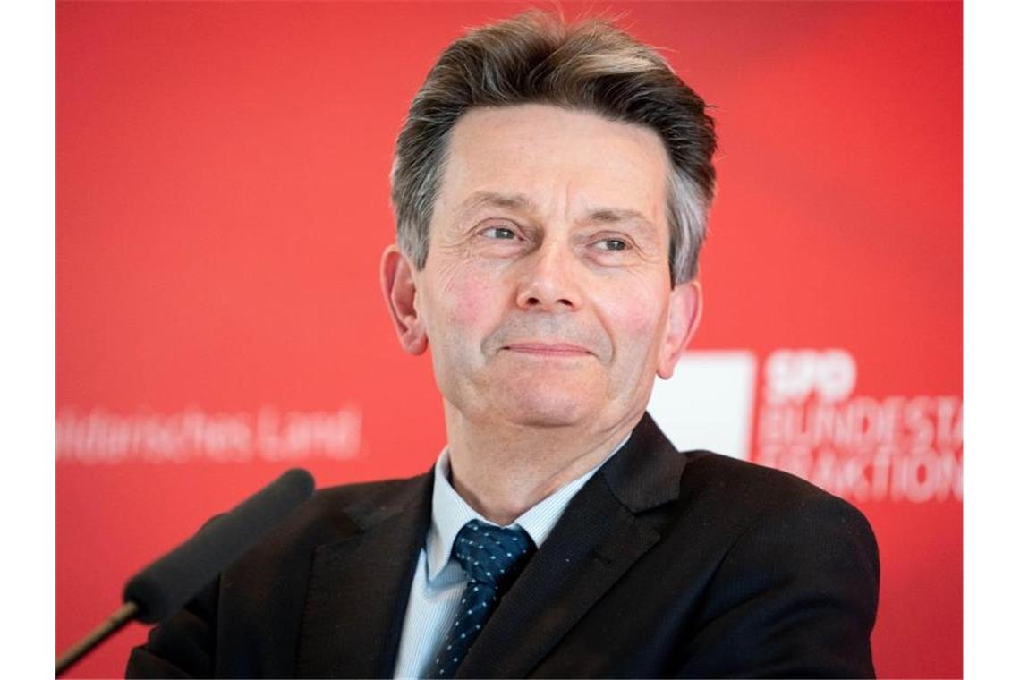 Rolf Mützenich spricht zu Beginn der SPD-Fraktionssitzung in Berlin. Foto: Kay Nietfeld/dpa