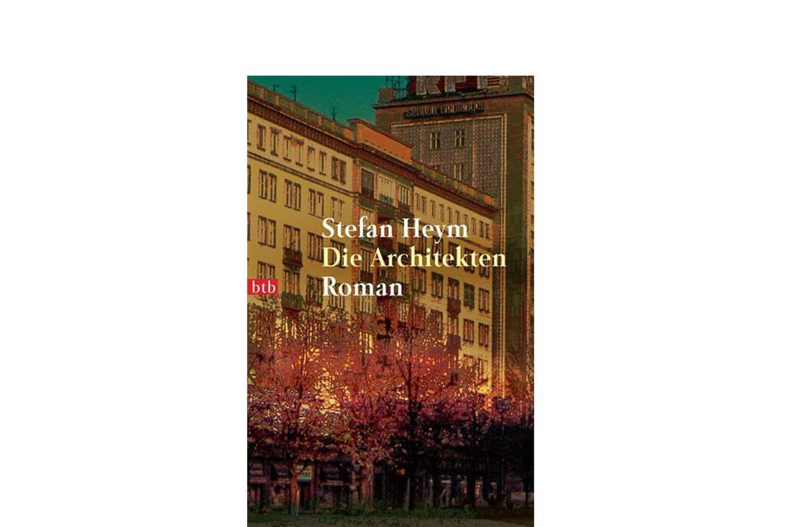 Romanklassiker, der in der ehemaligen DDR spielt: Stefan Heym „Die Architekten“ (antiquarisch etwa bei zvab.com ab ca. 2 Euro, btb-Verlag oder ), geschrieben 1963 bis 1966, der erst im Jahr 2000 (!) in deutscher Sprache erschienen ist. Auch als Hörbuch, gesprochen vom Autor, erhältlich.