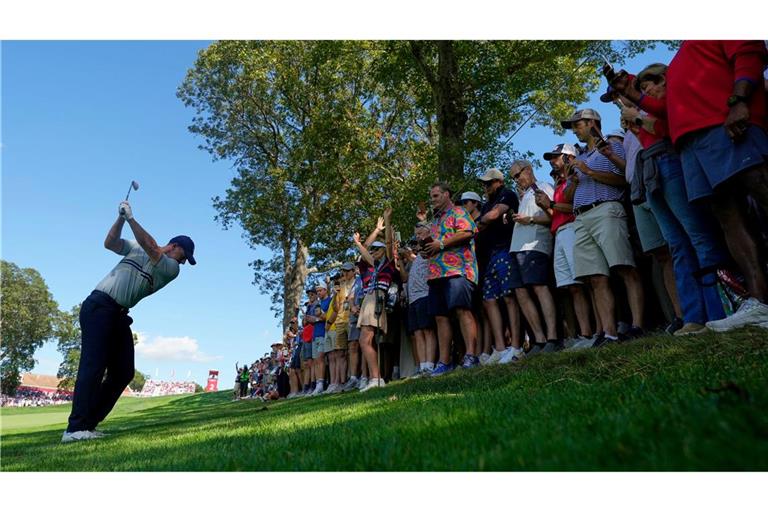 Rory McIlroy sorgt zum Auftakt des Ryder Cups für Aufsehen.