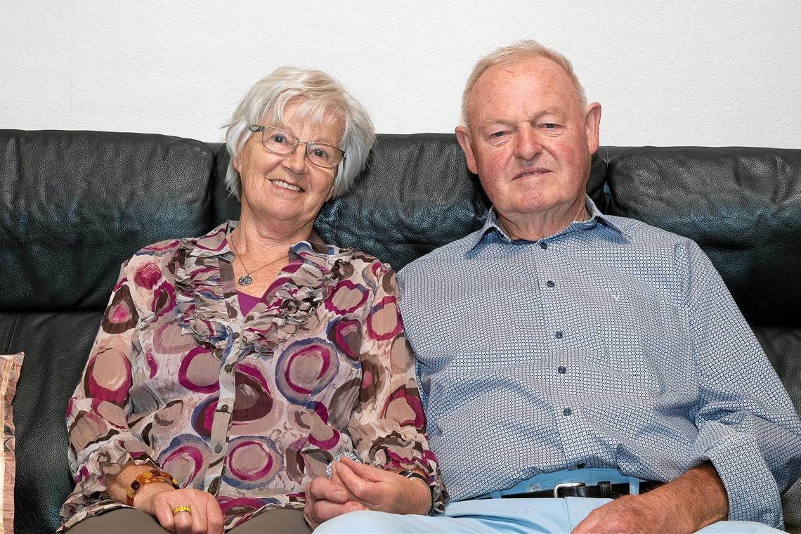 Beim Friseur die Frau fürs Leben getroffen Rosa und Ludwig Grotz aus Burgstetten sind seit 60 Jahren ein Ehepaar. Foto: J. Fiedler