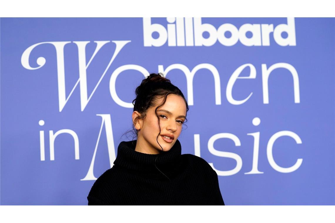 Rosalía hat in Barcelona ihr neues Album "Lux" erstmals einem größeren Publikum vorgestellt.