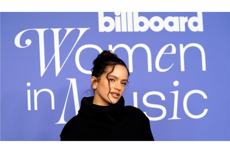 Rosalía hat in Barcelona ihr neues Album "Lux" erstmals einem größeren Publikum vorgestellt.