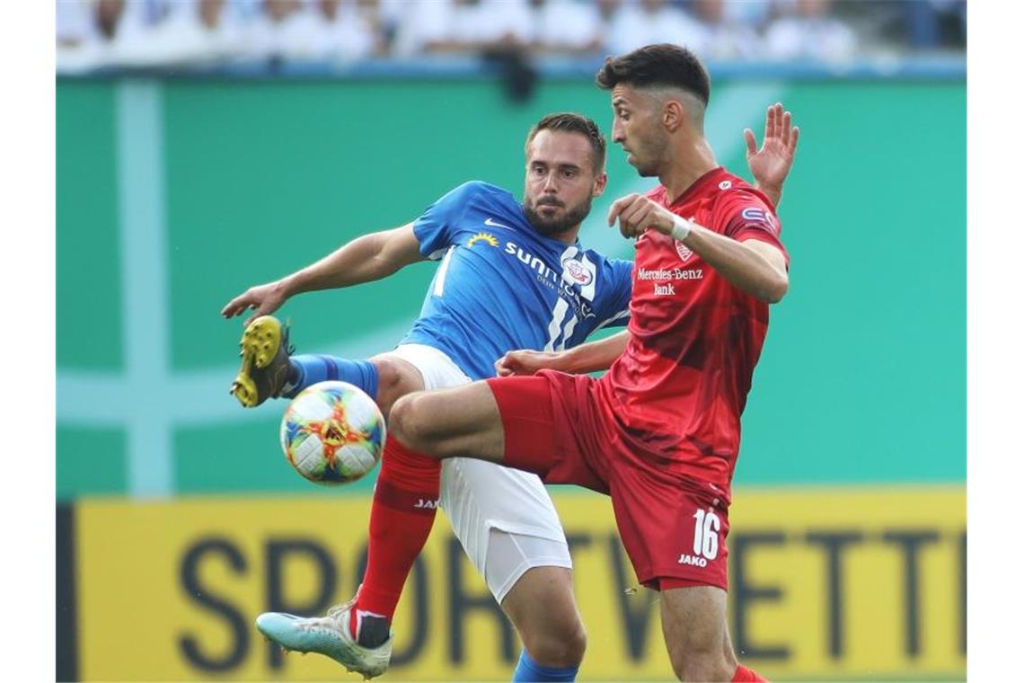 Stuttgart nach 1:0 bei Rostock in der zweiten Pokalrunde