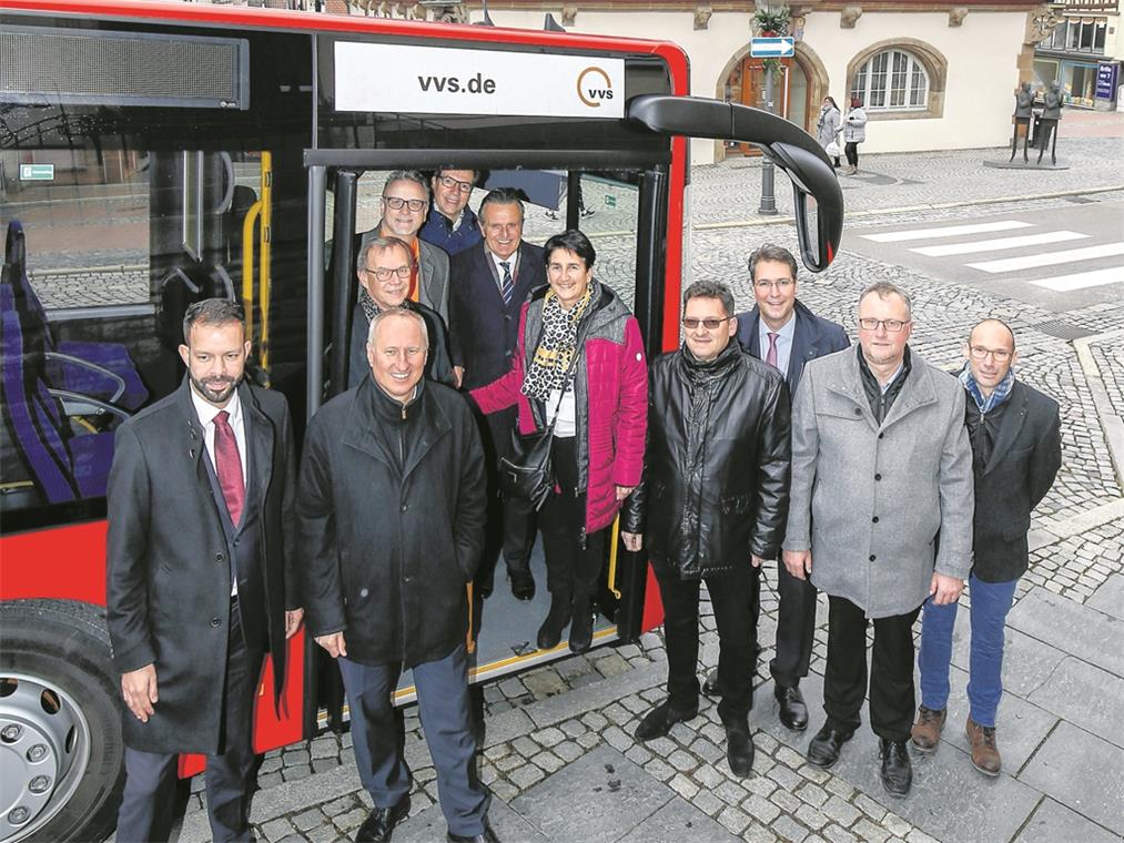 Rote Busse für Backnang und Umgebung: Die Verantwortlichen schlagen im öffentlichen Personennahverkehr ein neues Kapitel auf. Foto: A. Becher