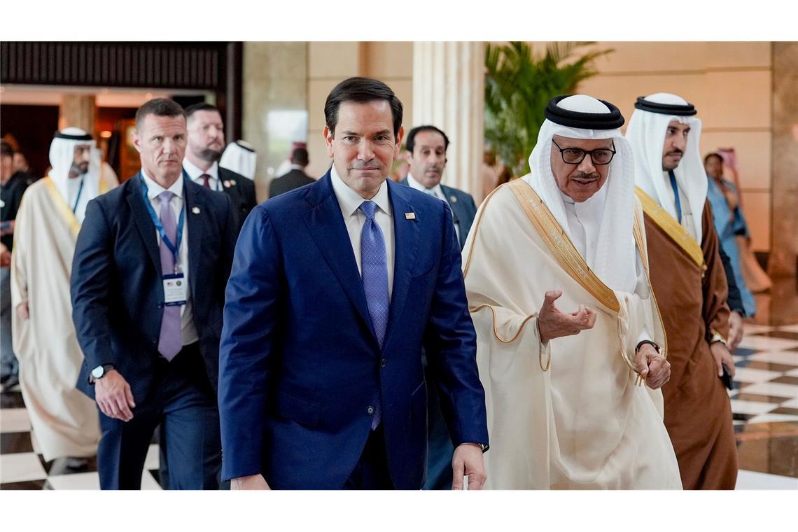 Rubio mit dem bahrainischen Außenminister al-Sajani.